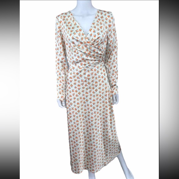 C/MEO Collective Dresses & Skirts - C/MEO COLLECTIVE Cream Ditzy Floral Pattern MOLTEN Dress